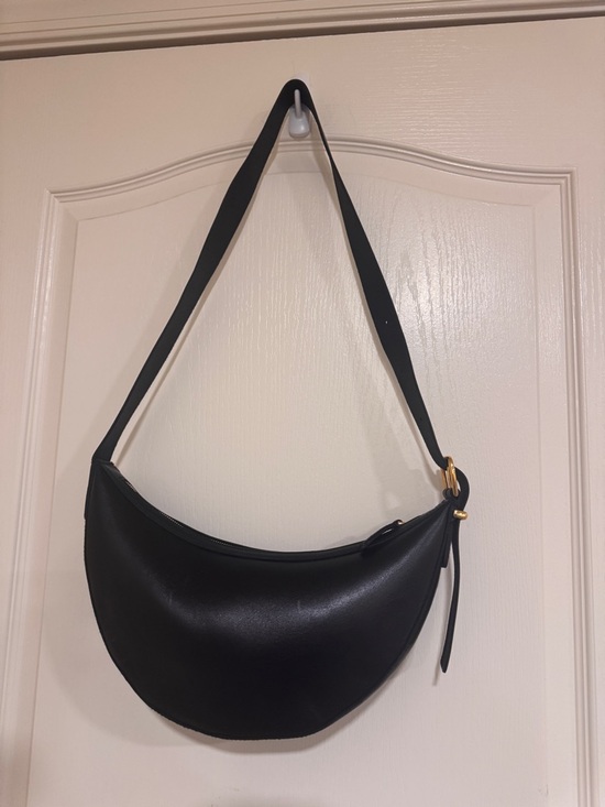 Madewell Handbags - Madewell Black Crescent Shoulder Bag - Sleek Everyday Style